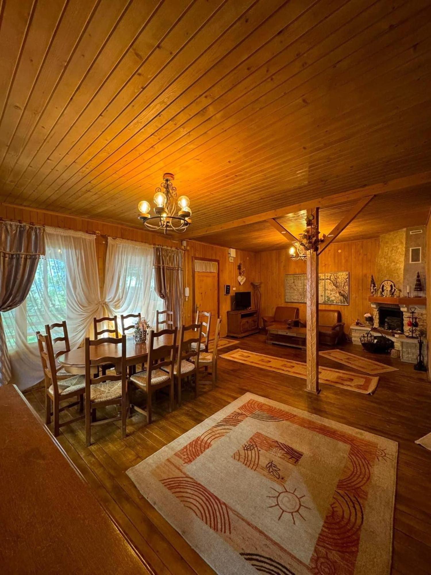 Casa De Vacanta Качулата Екстериор снимка