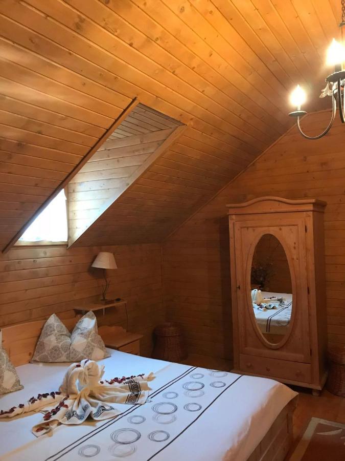 Casa De Vacanta Качулата Екстериор снимка
