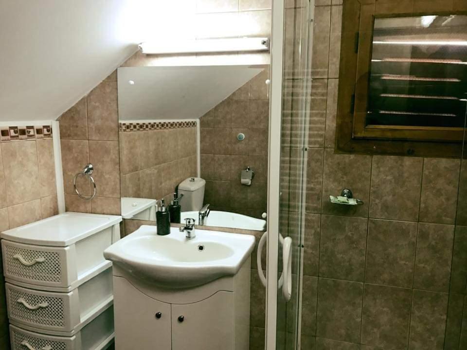 Casa De Vacanta Качулата Екстериор снимка